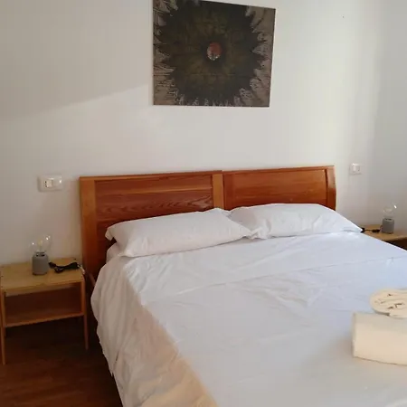 Brustolon Hotell